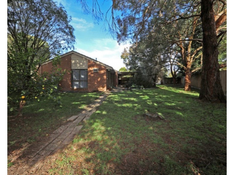 2 Lucy Close, Rowville VIC 3178