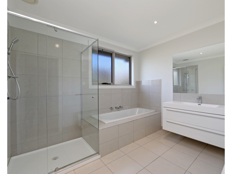 1/5 O’Connor  Road, Knoxfield VIC 3180