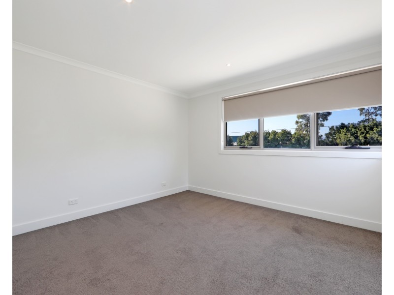 1/5 O’Connor  Road, Knoxfield VIC 3180