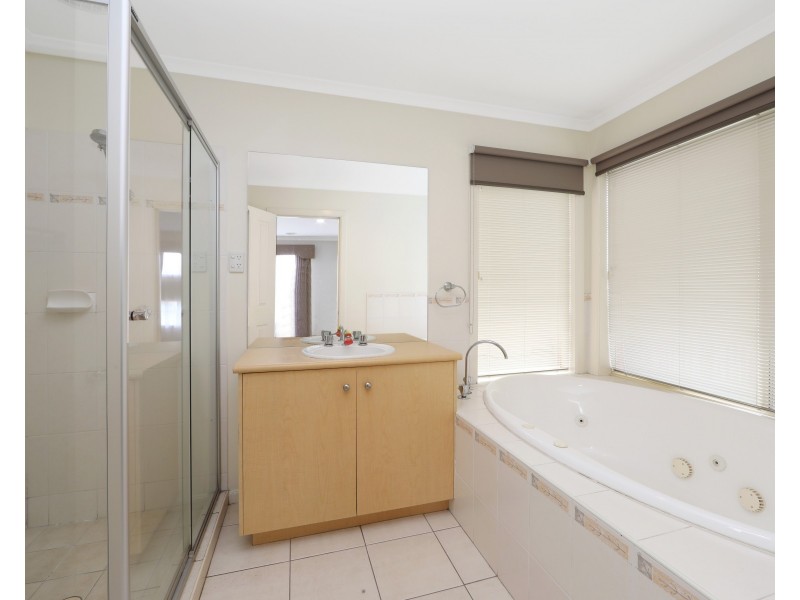 95 Victoria Knox Avenue, Rowville VIC 3178