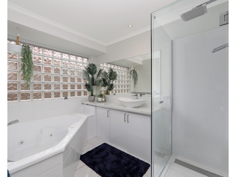 11 Kalimna Court, Rowville VIC 3178