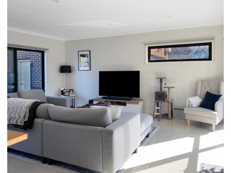 2/12 Ivan  Crescent, Hampton Park VIC 3976