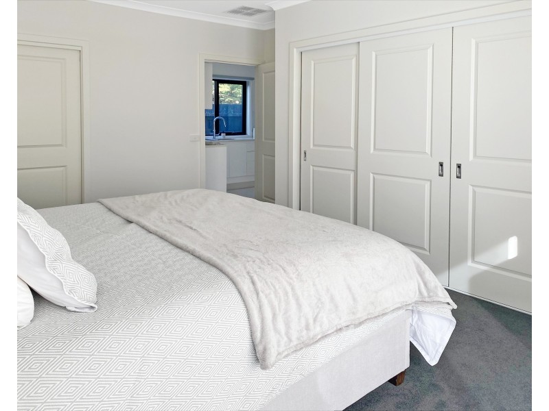 2/12 Ivan  Crescent, Hampton Park VIC 3976