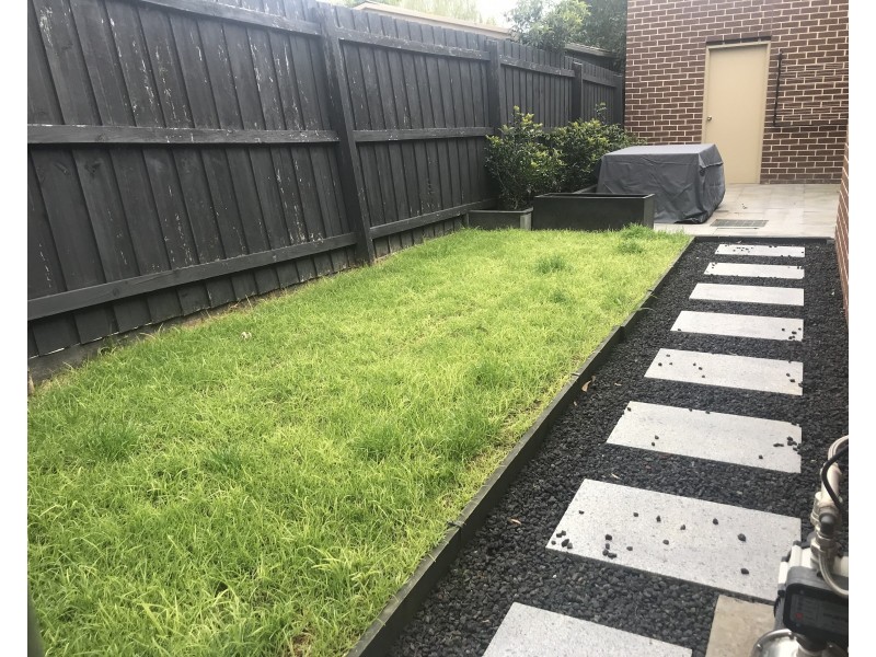 2/12 Ivan  Crescent, Hampton Park VIC 3976