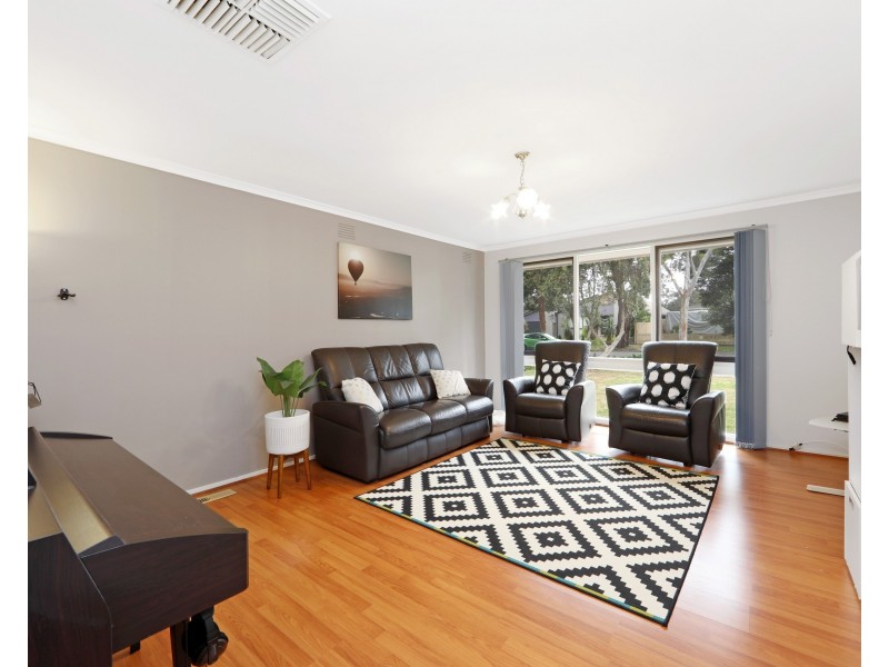 17 Bexsarm Crescent, Rowville VIC 3178