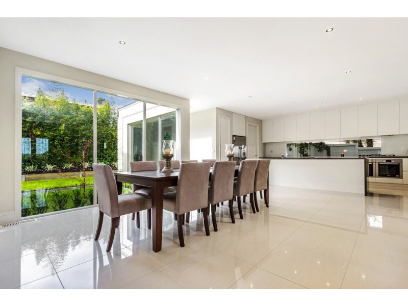 73 Golden Way, Bulleen VIC 3105