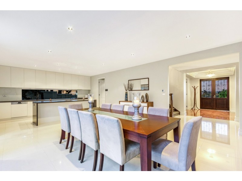 73 Golden Way, Bulleen VIC 3105