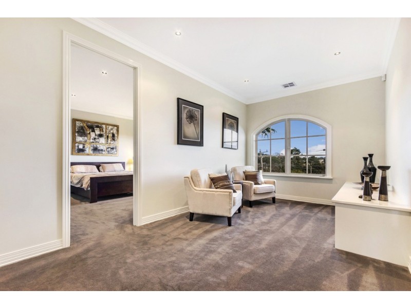 73 Golden Way, Bulleen VIC 3105