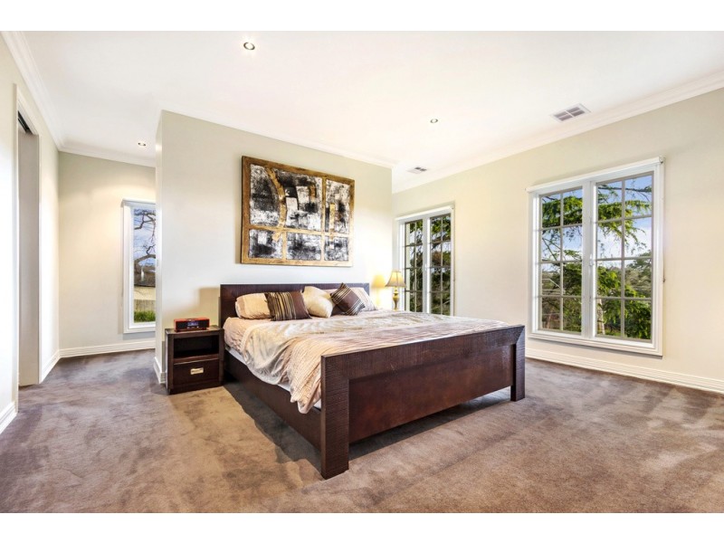 73 Golden Way, Bulleen VIC 3105