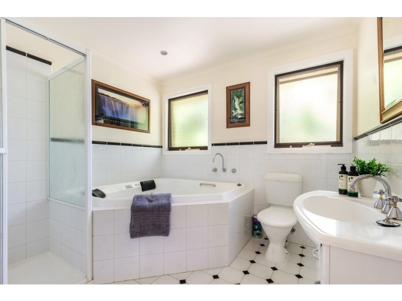 16 Jacobena Place, Templestowe VIC 3106