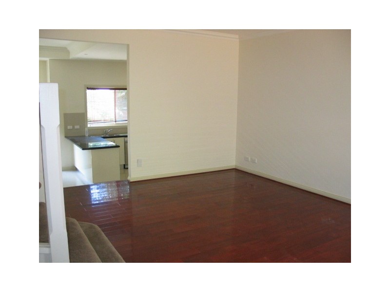 8/2-4 Ireland Avenue, Doncaster East VIC 3109