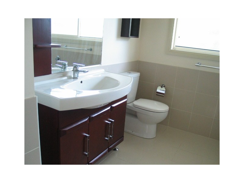 8/2-4 Ireland Avenue, Doncaster East VIC 3109