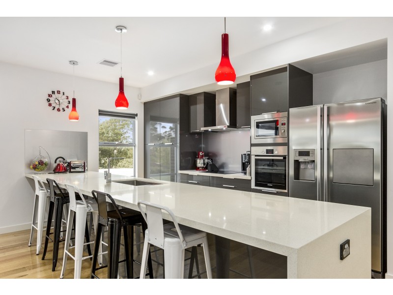 2/95 Seaview Avenue, Safety Beach VIC 3936