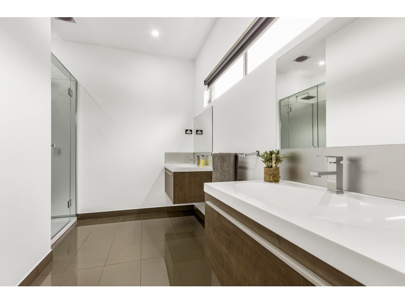 2/95 Seaview Avenue, Safety Beach VIC 3936