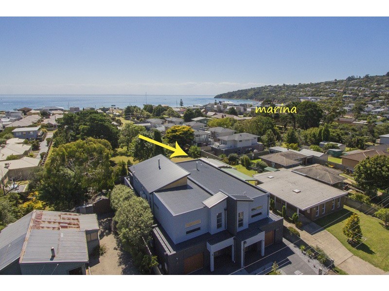 2/95 Seaview Avenue, Safety Beach VIC 3936