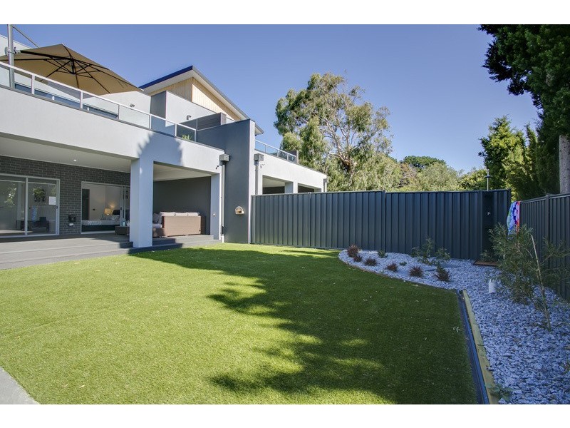 2/95 Seaview Avenue, Safety Beach VIC 3936