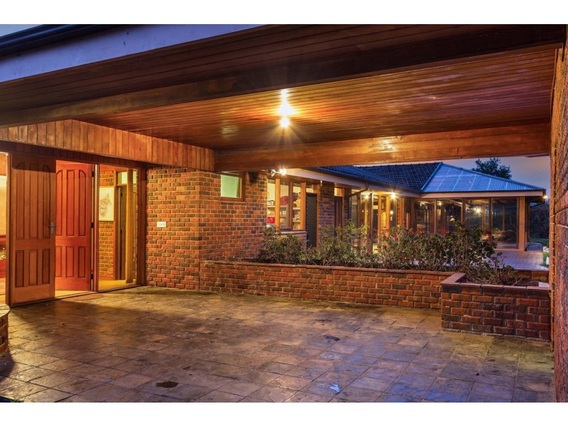 5 Joslyn Drive, Research VIC 3095