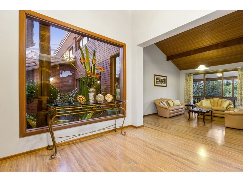 48 Larnoo Drive, Doncaster East VIC 3109