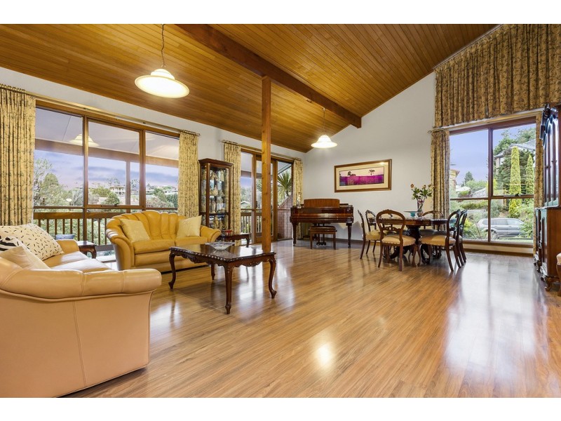 48 Larnoo Drive, Doncaster East VIC 3109