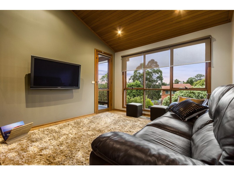 48 Larnoo Drive, Doncaster East VIC 3109