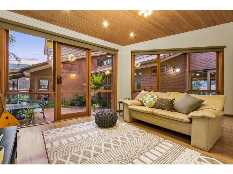 48 Larnoo Drive, Doncaster East VIC 3109