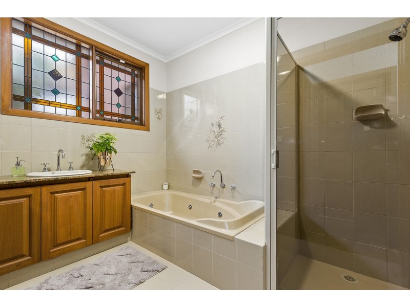 48 Larnoo Drive, Doncaster East VIC 3109