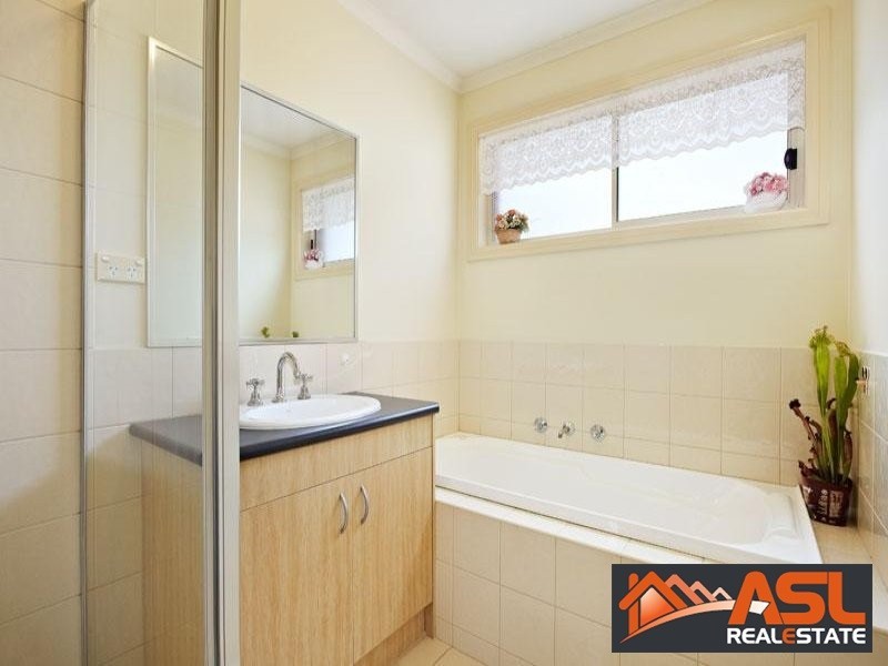 1/1 Florence Avenue, Donvale VIC 3111