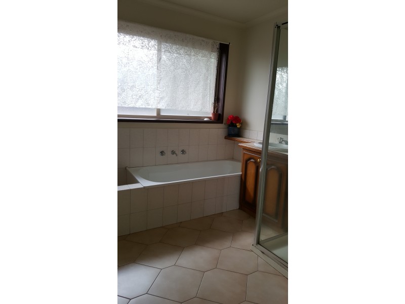 24 Morang Drive, Mill Park VIC 3082