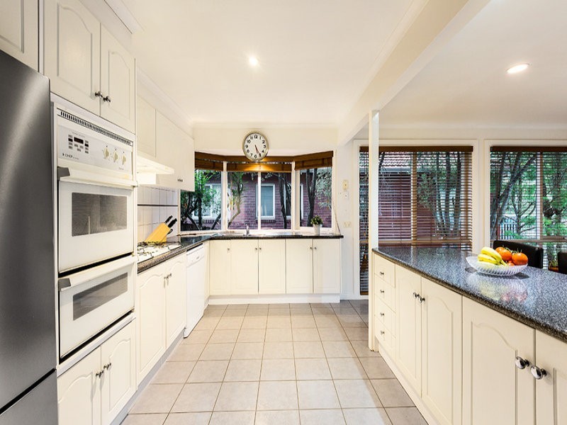 11 Harman Close, Doncaster East VIC 3109