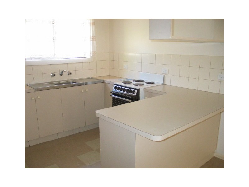 2/4 Firth Street, Doncaster VIC 3108