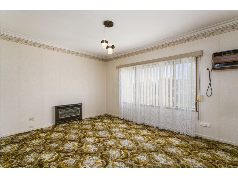 33 Clunes Street, Kingsbury VIC 3083