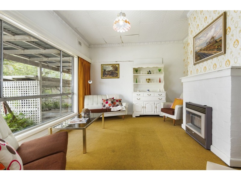 16 Donald Street, Croydon VIC 3136