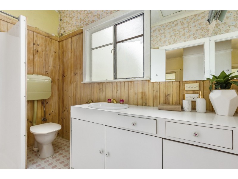 16 Donald Street, Croydon VIC 3136