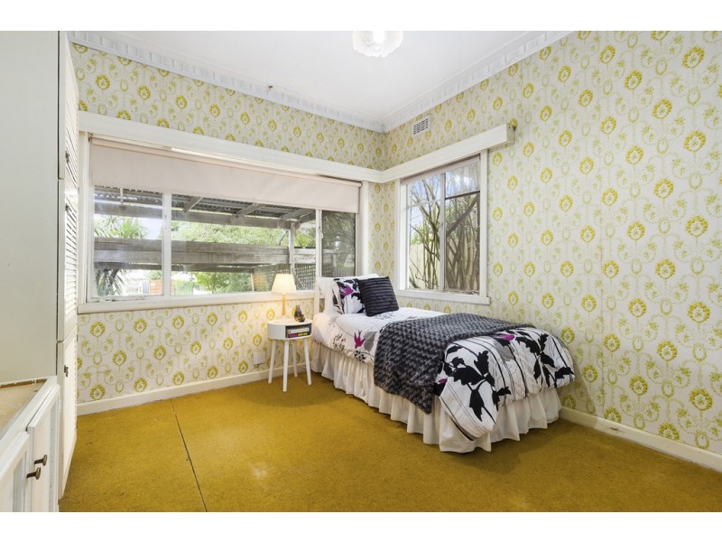 16 Donald Street, Croydon VIC 3136