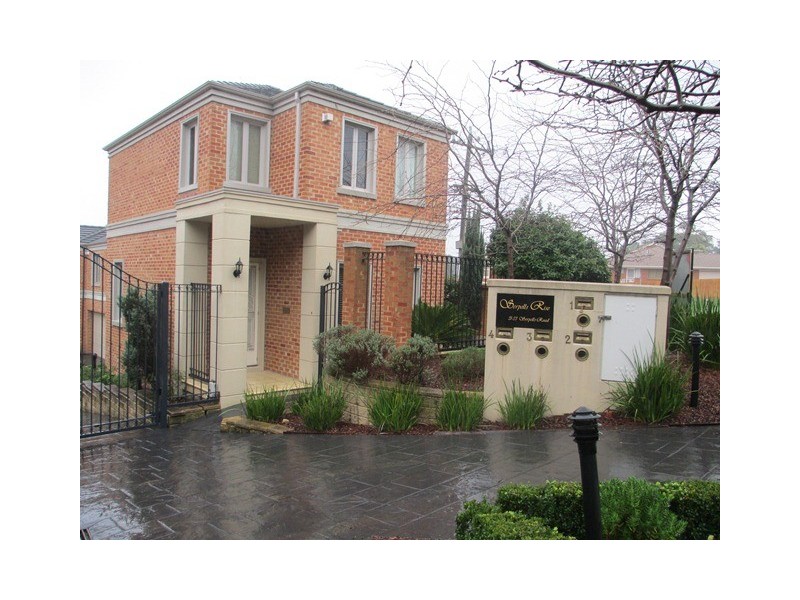 2/31-33 Serpells Road, Templestowe VIC 3106