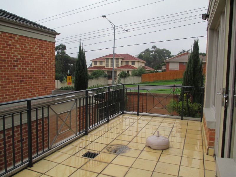 2/31-33 Serpells Road, Templestowe VIC 3106