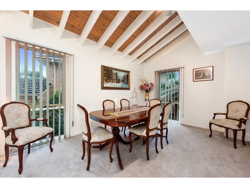 31 Tidcombe Crescent, Doncaster East VIC 3109