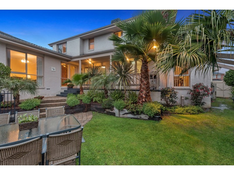 31 Tidcombe Crescent, Doncaster East VIC 3109