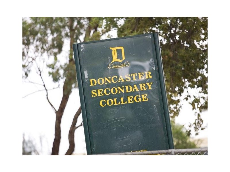 6 Gilmore Road, Doncaster VIC 3108