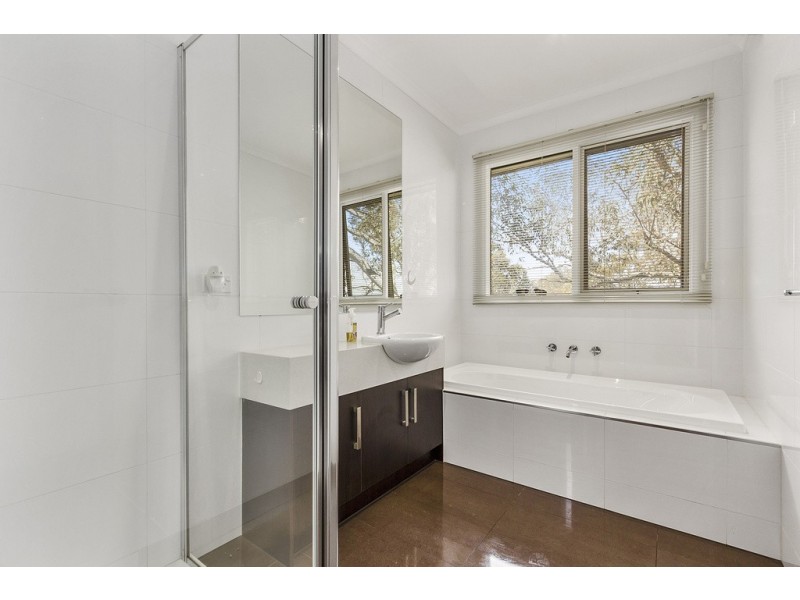 3/16-18 Whittens Lane, Doncaster VIC 3108