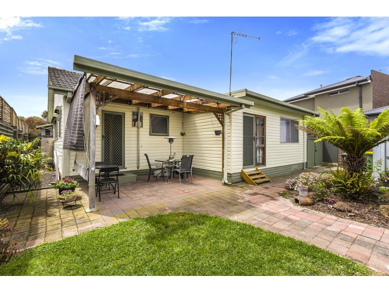 65 Flag Street, Kingsbury VIC 3083
