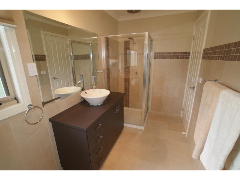 2/140 Ayr Street, Doncaster VIC 3108