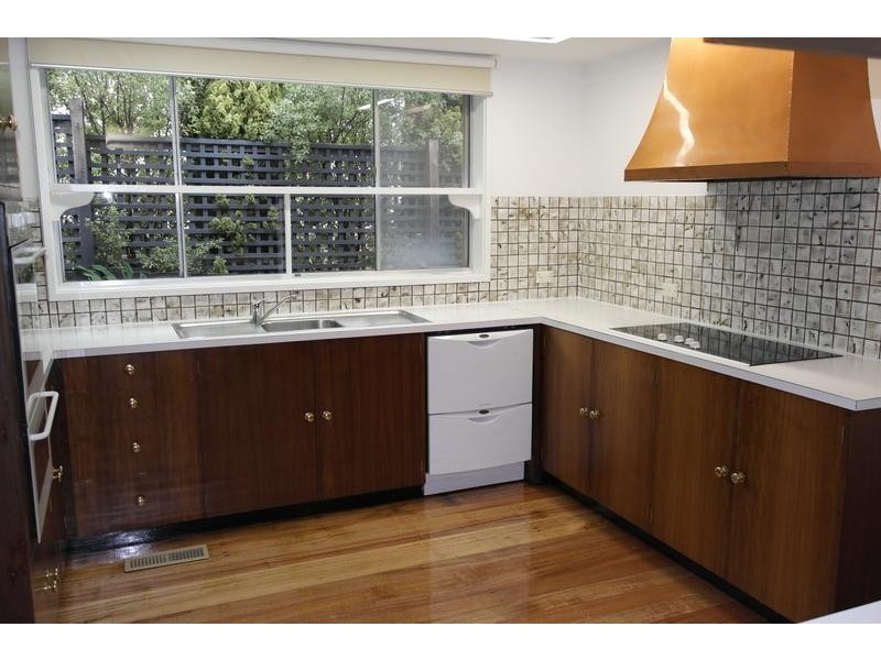 6 Gilmore Road, Doncaster VIC 3108