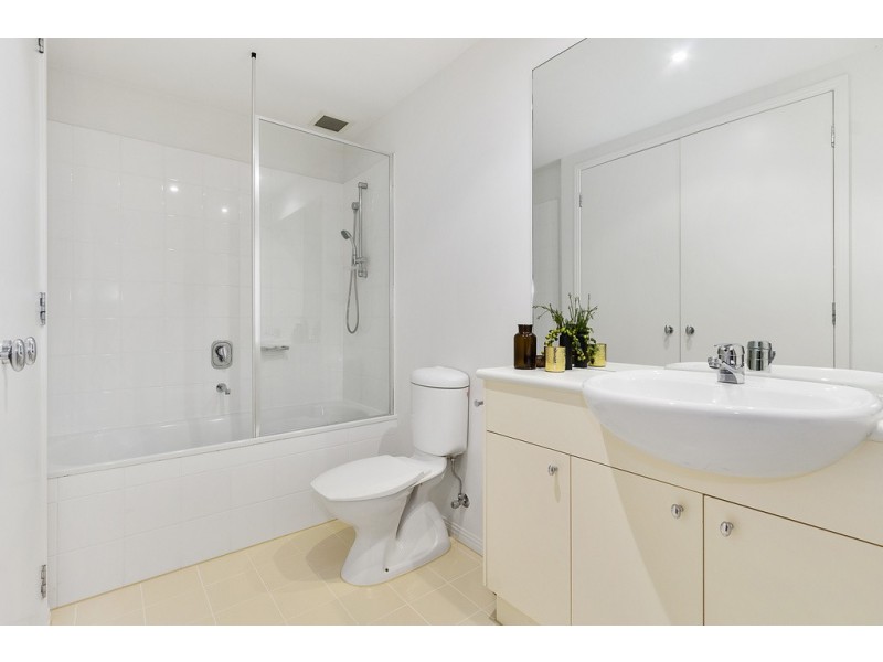 8/4 Graham Street, Port Melbourne VIC 3207