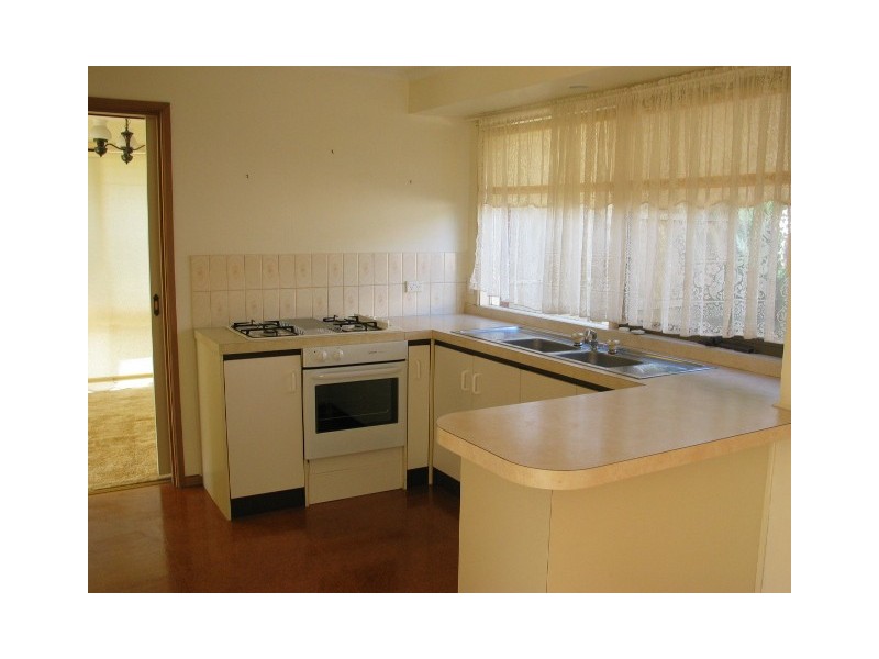 61 Sydney Parkinson Avenue, Endeavour Hills VIC 3802