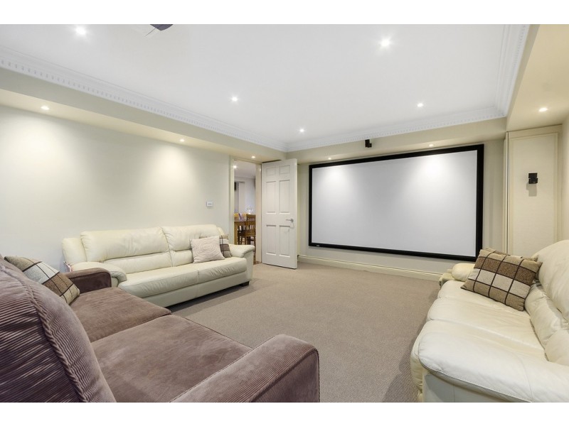 8 Rowallan Court, Doncaster East VIC 3109