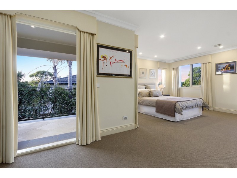 8 Rowallan Court, Doncaster East VIC 3109