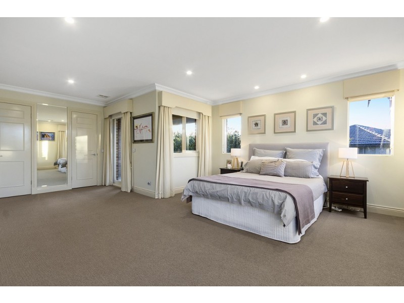 8 Rowallan Court, Doncaster East VIC 3109