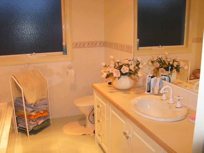 2/102 Church Road, Doncaster VIC 3108