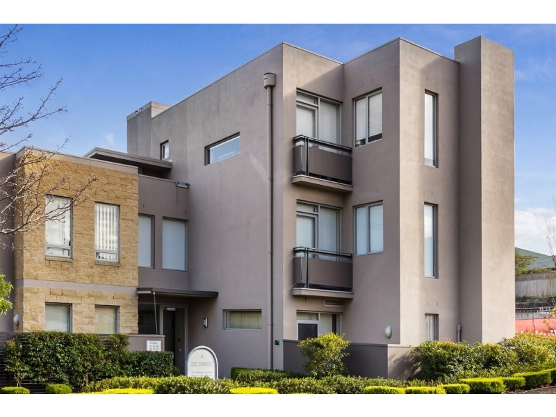 32/3 Sovereign Point Court, Doncaster VIC 3108